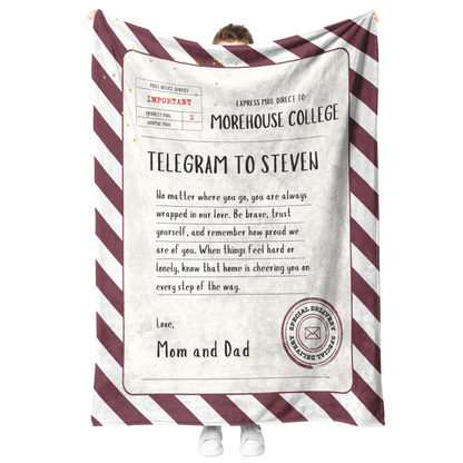 College_Bound_Sherpa_Blanket_V_Blanket_Model_Mockup.png_15316693